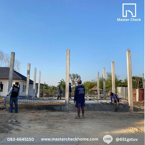 รับตรวจงานระหว่างก่อสร้าง ชลบุรี | เช็คโครงสร้าง ดิ่งเสา แนวท่อ ก่อนเทปูน 5 ตรวจสอบแนวท่อน้ำทิ้งและท่อน้ำดีในคาน ก่อนการเทคอนกรีตทับ